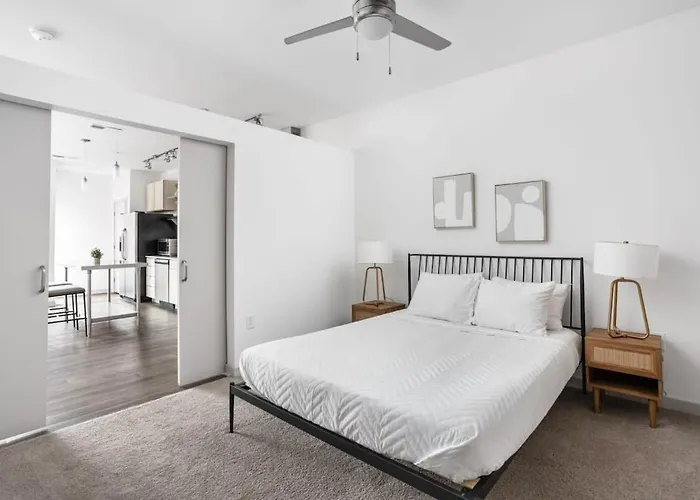 Cozysuites I Trendy 1Br, Bottleworks Indy #2