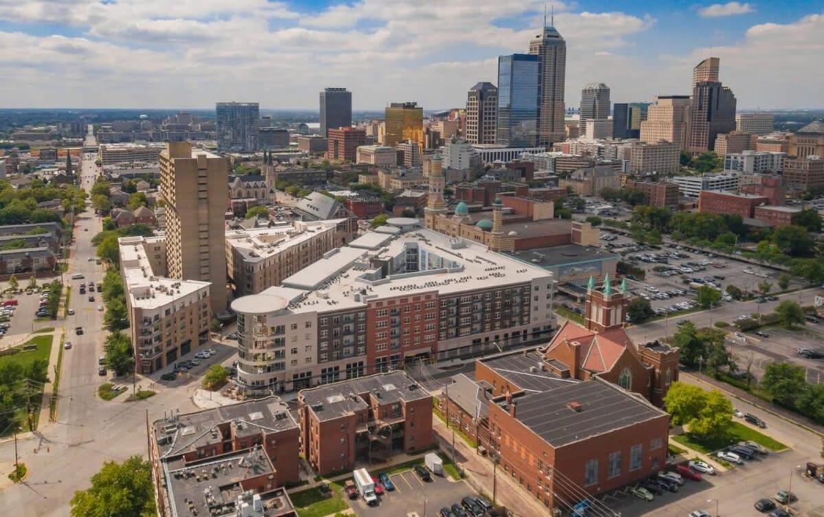 Cozysuites I Trendy 1br, Bottleworks Indy #2 Apartment